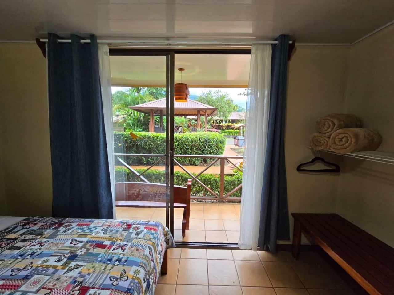 Hotel Iris Arenal La Fortuna Luaran gambar
